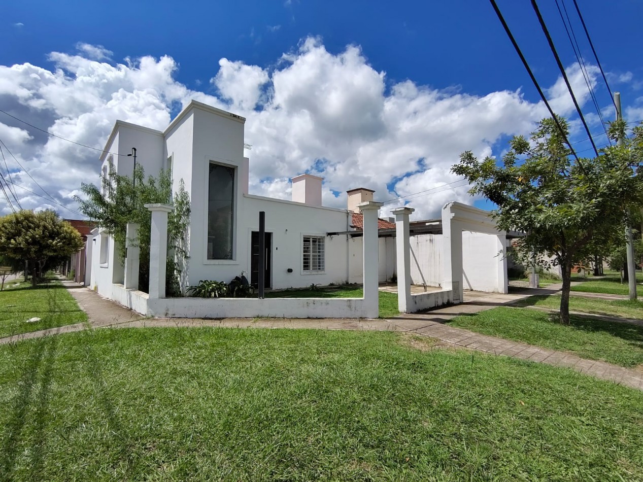 CASA EN VENTA- BARRIO MIRASOLES- ZONA NORTE