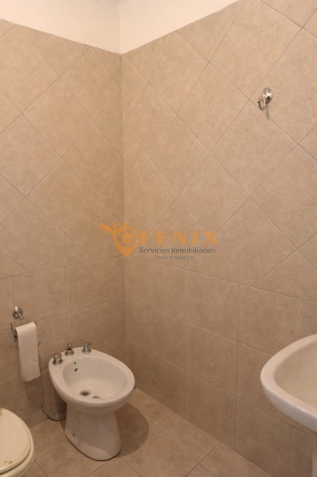 CASA EN VENTA - ESTACION ALVARADO