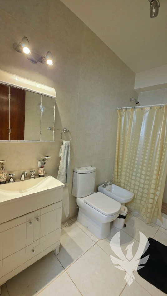 CASA DE 2 DORMITORIOS EN VENTA EN ESTACION ALVARADO | MASTER SUITE, QUINCHO Y PISCINA