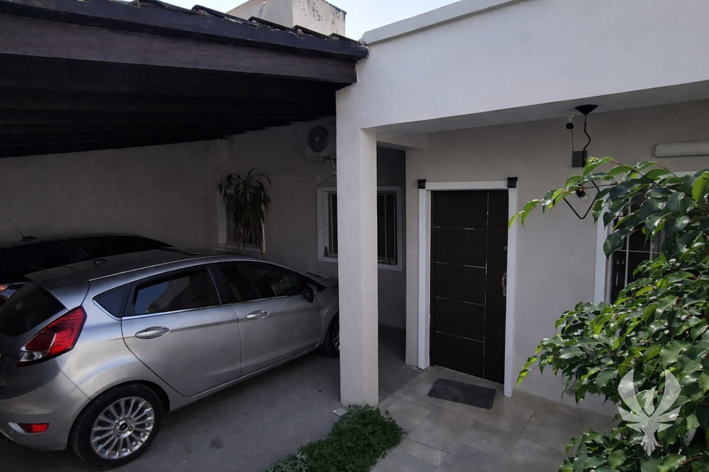 CASA DE 2 DORMITORIOS EN VENTA EN ESTACION ALVARADO | MASTER SUITE, QUINCHO Y PISCINA
