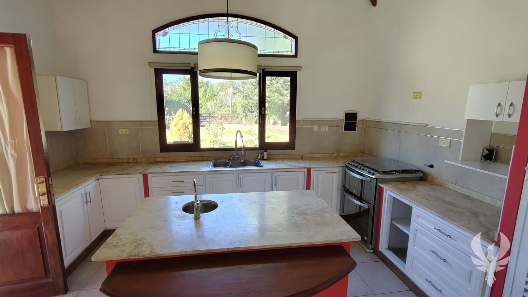 CASA EN VENTA O ALQUILER EN CLUB DE CAMPO SANTA APOLONIA - APTA CREDITO