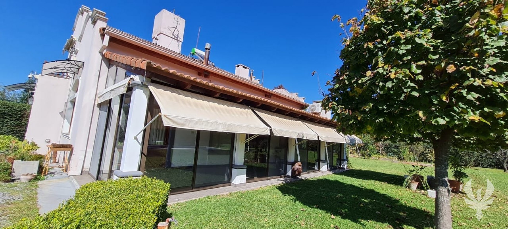 CASA EN VENTA O ALQUILER EN CLUB DE CAMPO SANTA APOLONIA - APTA CREDITO