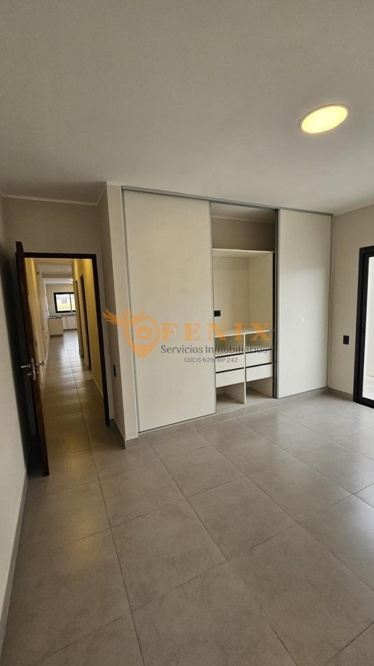 CASA EN VENTA VIA AURELIA